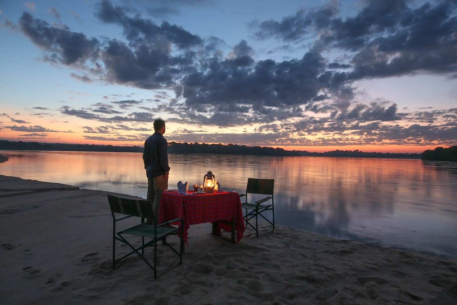 Serena Mivumo River Lodge riverside view