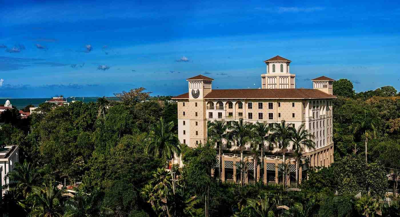 Southern Sun Dar es Salaam exterior