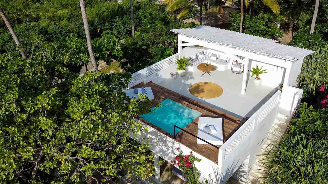 Upendo Beach villa-led retreat