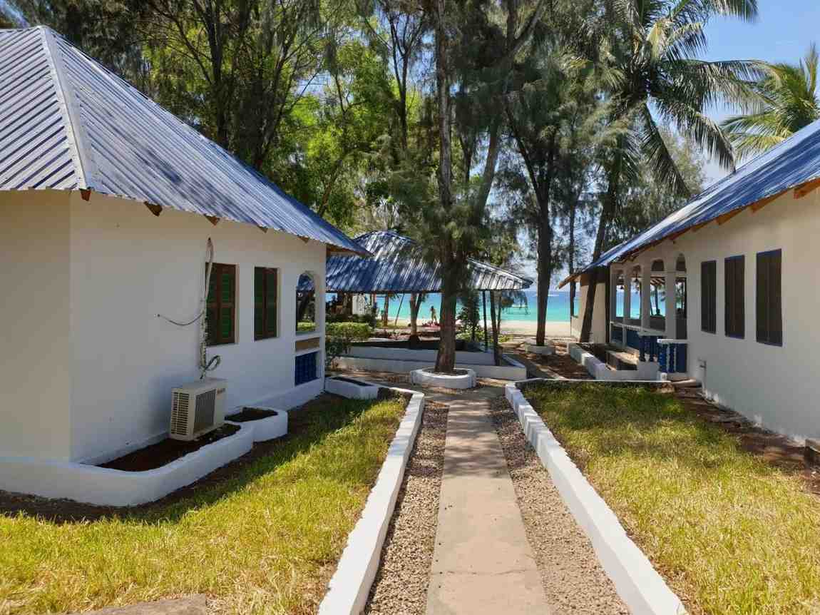 nungwi-inn-beach-cottages