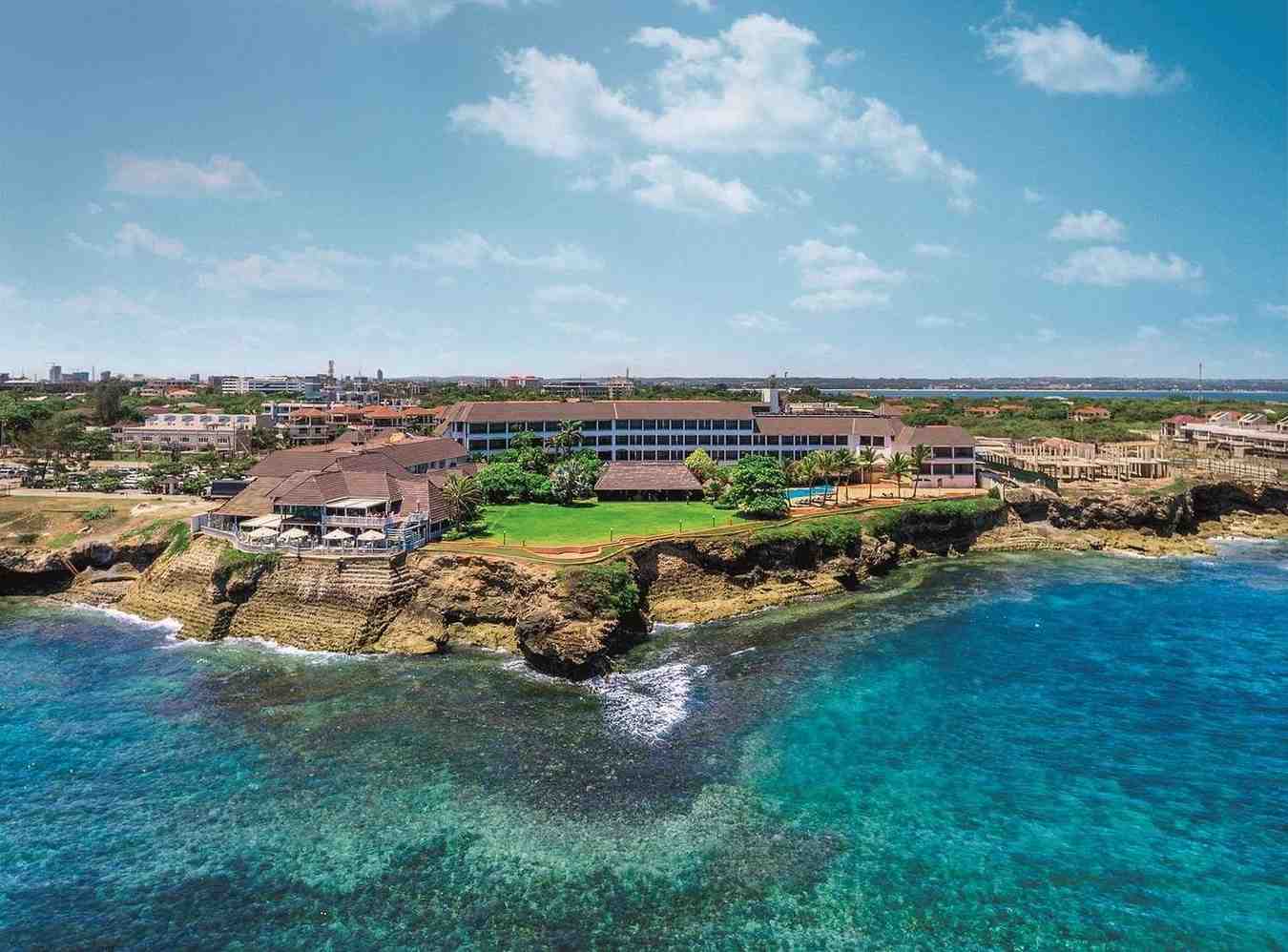 Sea Cliff Hotel exterior view